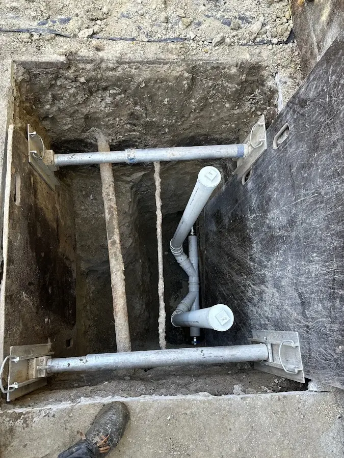 Experienced plumber completing Drain Cleaning work in Neosho
